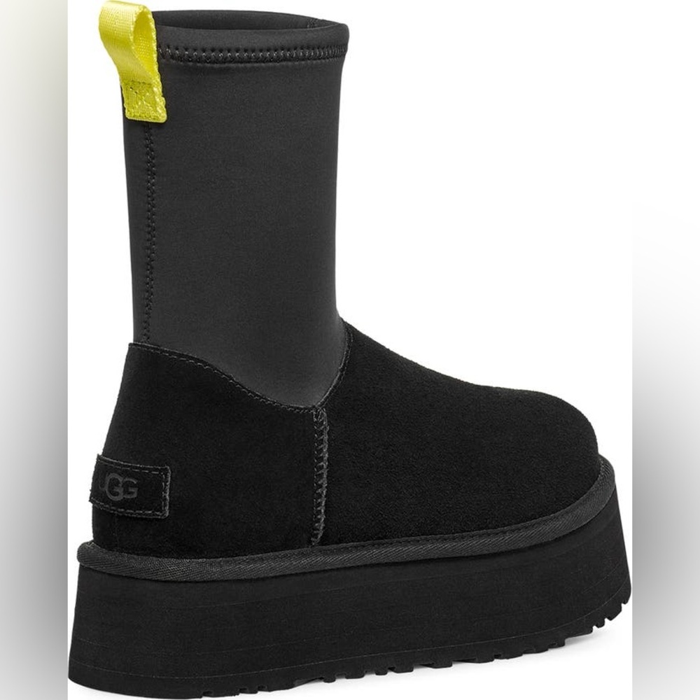 NIB UGG Boot - Picture 2 of 15